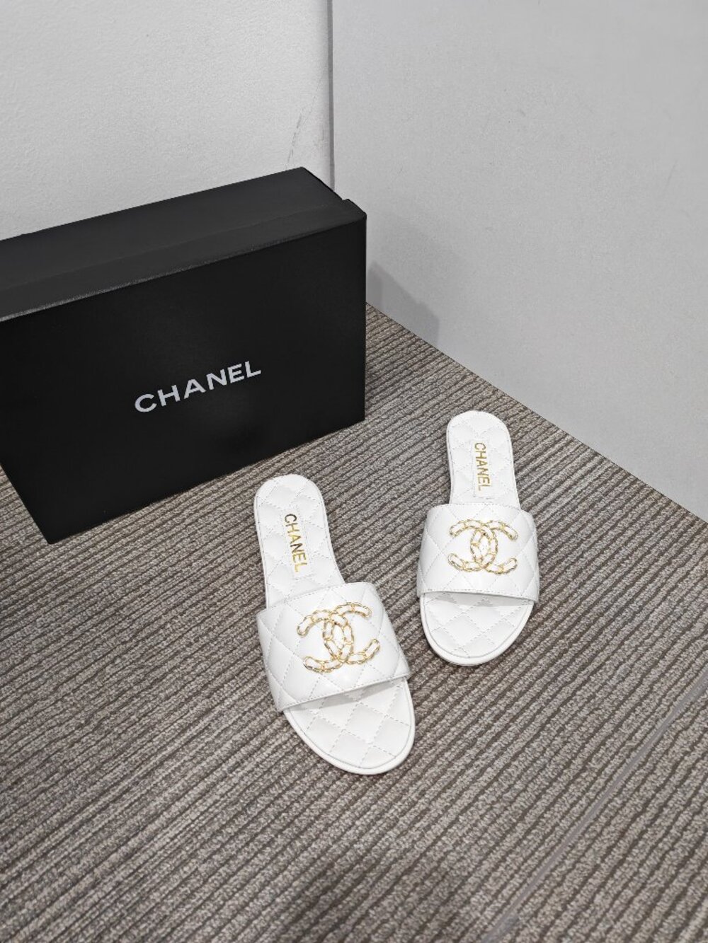 Chanel White Quilted Leather CC Flat Slide Sandals